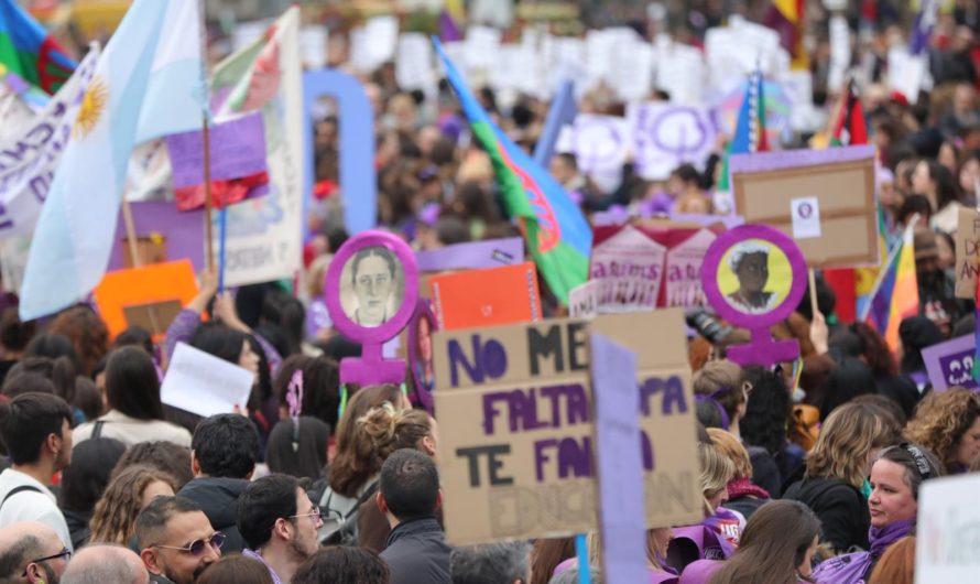 El colectivo LGTB ve ‘con vergüenza’ la exclusión de los ‘trans’ por parte de algunas feministas